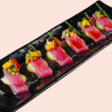 Sashimi din ton cu sos de trufe