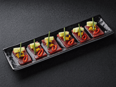 Sashimi din ton cu sos de trufe