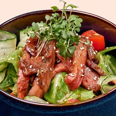 Salată cu carne de vitǎ