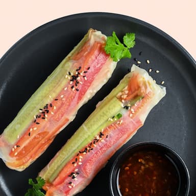 Spring roll cu legume cu sos chili dulce