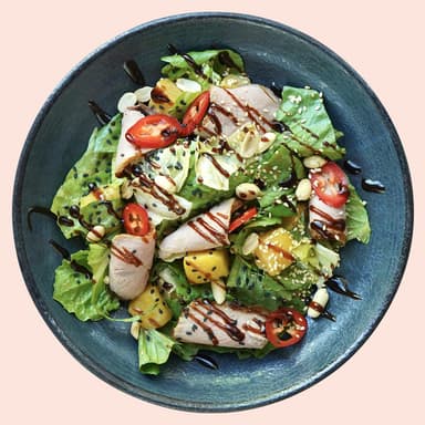 Salată cu rață și mango